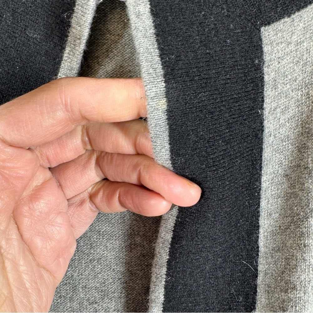 Neiman Marcus Gray Black Cashmere Cardigan Open Front Quiet Luxury Minimalist M - Picture 7 of 14